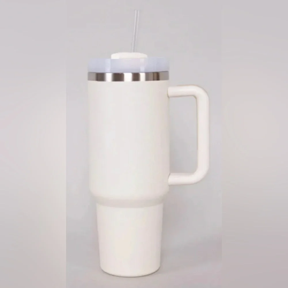 40 OZ Adventure Quencher Travel Tumbler Insulated Cup Handle Lid Straw, Cream‎